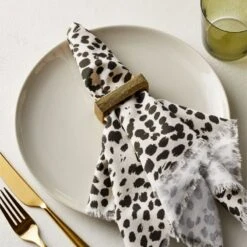 Barre Gold Napkin Rings Set Of 8 -Nesto Store BarreGoldNapkinRingSHF21