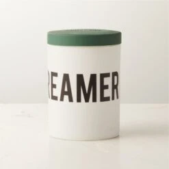 Dreamer In London Cedarwood And Vanilla Candle -Nesto Store DreamerinLondonCandleAV2SHF22
