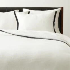 Border EUROPEAN FLAXâ„¢-Certified Linen White And Black Duvet Cover And Shams