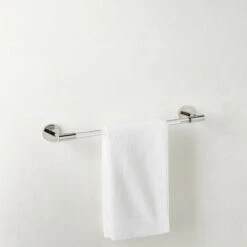 Flynn Crystal And Polished Nickel Towel Bar 18" 8 Flynn Crystal And Polished Nickel Towel Bar 18" -Nesto Store FlynnCrystPlhdNklTwlBr18ROS23