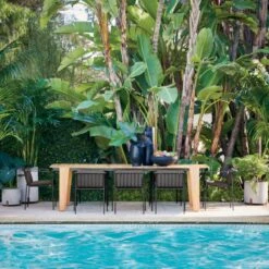 Acadia Black Ceramic Vase -Nesto Store HazelTeakDiningTableMR21