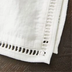 Eyelet White Linen Napkin -Nesto Store KMEyeletIvoryNapkinAV2SHS21