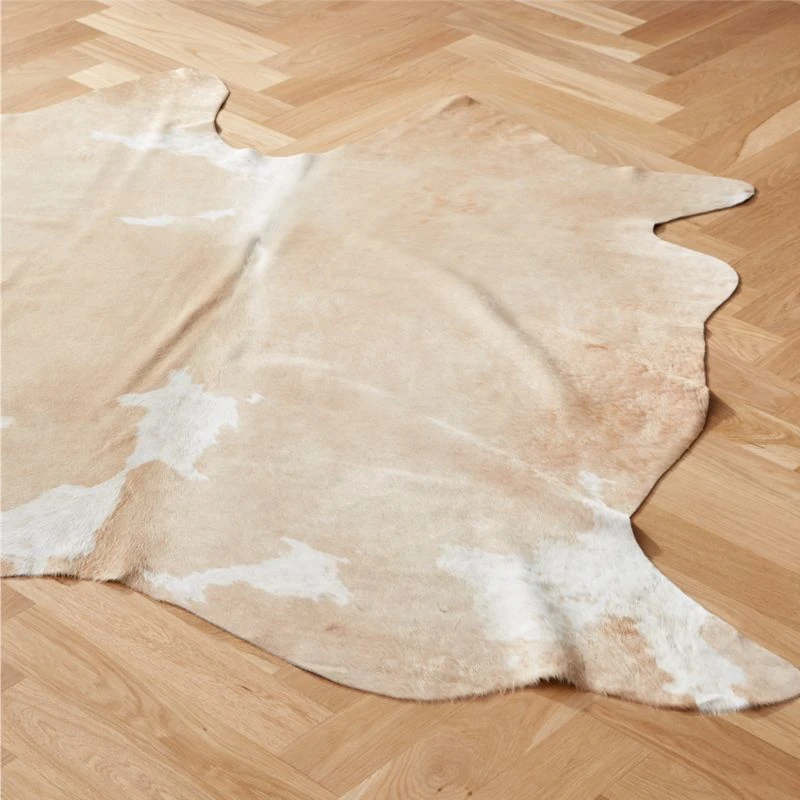Light Tan Cowhide Area Rug 4'x6' 4 Light Tan Cowhide Area Rug 4'x6' - Image 2