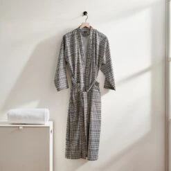 Ivory Shagreen Hamper -Nesto Store PentagridBlockPrintBathrobeJN21 1x1