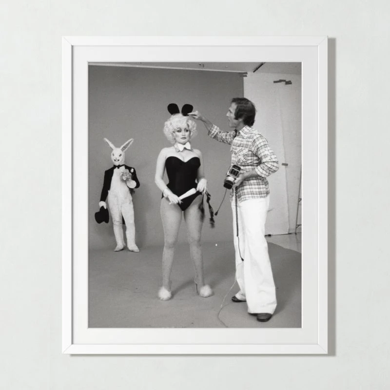 'Dolly Parton Playboy Shoot' Photographic Print In Black Frame 21.5"x17.5" 4 'Dolly Parton Playboy Shoot' Photographic Print In Black Frame 21.5"x17.5" - Image 2