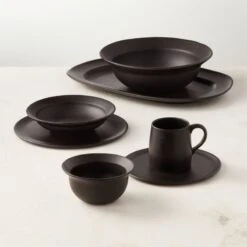 Sculpt Terracotta Large Black Platter -Nesto Store SculptBlkTrrcttGroupFHF22 1