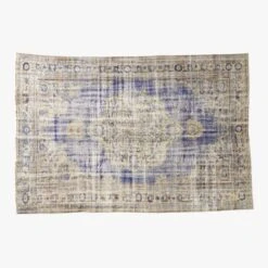 Vintage Handknotted Wool Turkish Rug 6'8"x10'